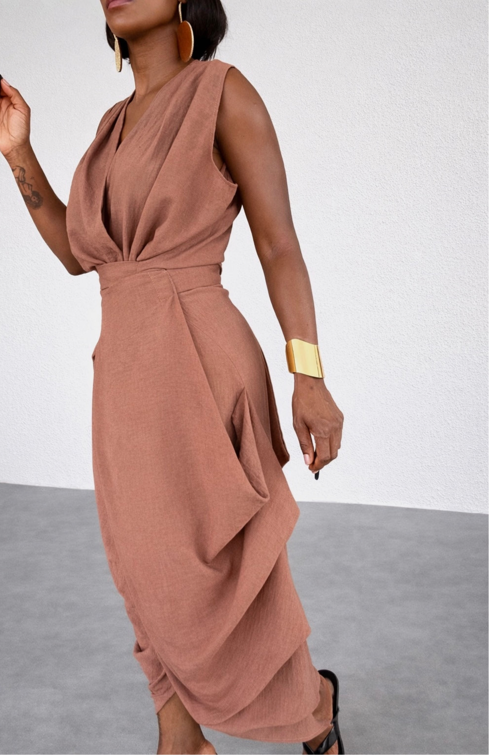 THE WRAP DRESS.